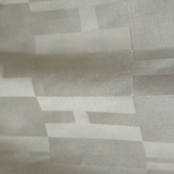 HERMES NWT silk/wool blend stole - 70x27. Limited mint green perfect cond - Picture 3 of 11